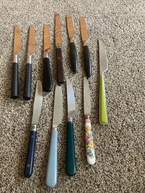 Stainless Knives MCM Asst Colored Handles 1 Fiesta 1 Crown Staffordshire Lot 11